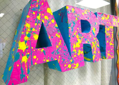 Cassie Stephens: In the Art Room: 3-D Letters! 3 D Letters, Classe D'art, Cassie Stephens, Middle School Art Projects, Paper Art Projects, Art Classroom Decor, Letter Wall Art, Diy Art Projects, School Art Projects