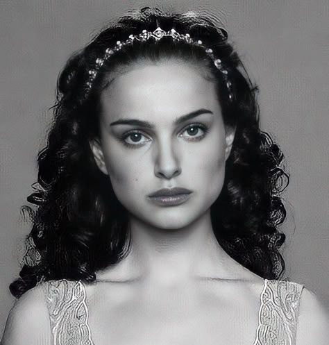 Natalie Portman Star Wars, Star Wars Padme, Alt Girls, Natalie Portman, Im In Love, Pretty Hairstyles, Up Hairstyles, So Beautiful, Pretty Woman