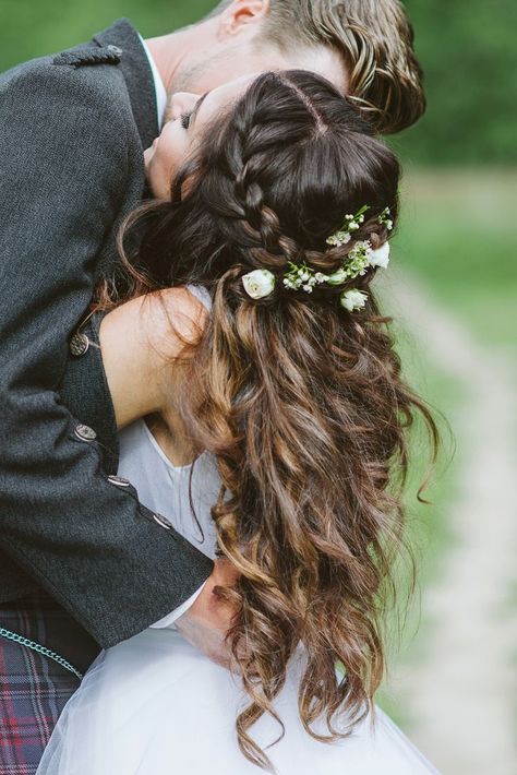 Wedding Hair Fresh Flowers, Boho Wedding Hair Veil, Bridal Hair With Flowers Loose Curls, Braid Crown Wedding, Crown Braid Half Up Half Down, Bridal Hair With Flower Crown, Wedding Hair With Flower Crown, Wedding Hairstyles Half Up Half Down With Veil, Bridal Hair Flower Crown