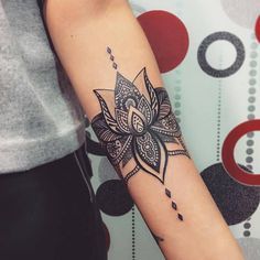 15.9k Likes 36 Comm #interesting #idea #inspiration #creative #goashape Tato Mandala, Lotusblume Tattoo, Tato Tradisional, Lotus Mandala, Geniale Tattoos, Tattoo Bracelet, Lotus Tattoo, Tattoo Feminina, Great Tattoos