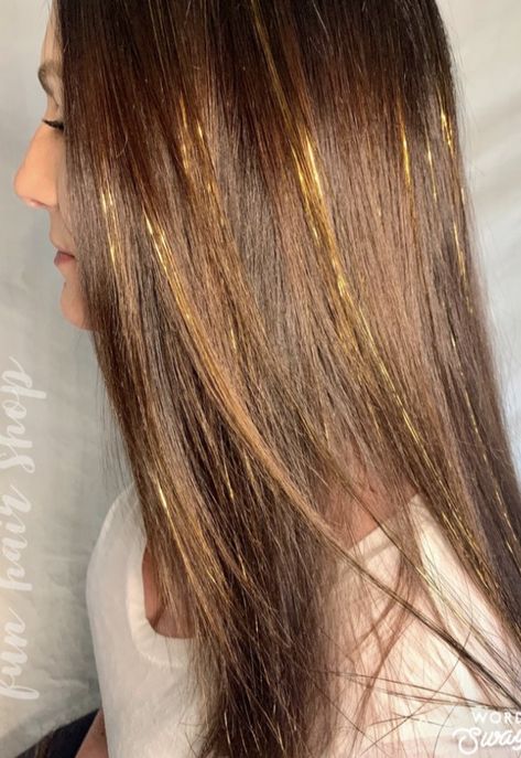 Gold Hair Tinsel Brunette, Glitter Hair Strands, Hair Tinsel, Fairy Hair, Hair Tape, Honey Hair, Glitter Hair, Hair Crush, Pastel Hair