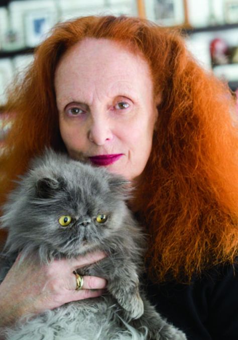 Grace Coddington Style, Italian Minimalism, Grace Coddington, State Of Grace, New York Apartment, Vogue Uk, Family Album, Cat Pillow, Cat People