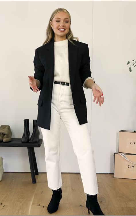 White Pants Black Blazer Outfit, White Jeans Black Blazer Outfit, Zara Trends, Black Jacket Outfit, Lydia Tomlinson, White Jeans Winter, Black Blazer Outfit, Jacket Outfit Women, Jeans Street Style