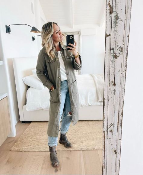 Carly Jean Los Angeles Outfits, Los Angeles Outfits, Carly Jean Los Angeles, Instagram Friends, Outfit Plan, At Midnight, Sunday Night, The Deal, Duster Coat