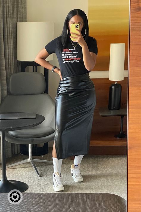 Leather Skirts With Sneakers, Leather Dress And Sneakers, Leather Skirt And Sneakers Outfit, Leather Pencil Skirt Outfit Casual, Leather Skirt With Sneakers, Pencil Skirt With Sneakers, How To Style Leather Skirt, Leather Midi Skirt Outfit, Outfit With Jordans