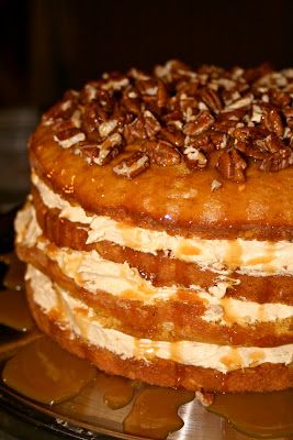 Bake - a - holic: Luscious Four-Layer Pumpkin Cake Pumpkin Torte, Pumpkin Cake Recipe, Praline Recipe, Betty Crocker Recipes, Pumpkin Cake Recipes, Torte Recipe, Savory Meals, Pumpkin Caramel, Pumpkin Flavor