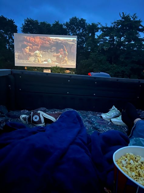 Drive In Movie Theater Date, Movie Outside Aesthetic, Drive In Date Aesthetic, Drive In Theater Date, Drive In Movie At Home, Vintage Drive In, Drive In Movie Theater Aesthetic, Going To The Movies Aesthetic, Drive In Movie Date Truck