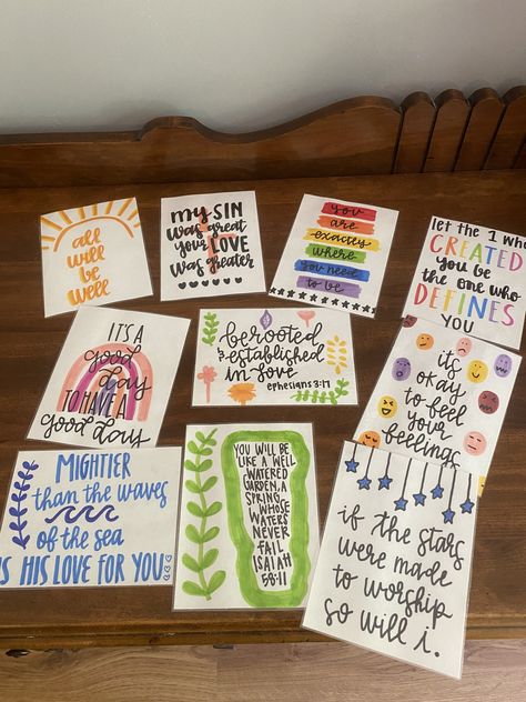 Christian Sticky Notes Aesthetic, Cute Christian Sticky Notes, Bible Verse Sticky Note Wall, Bible Lettering Art Journaling, Aesthetic Bible Verse Note Cards, Bible Verse Cards Aesthetic, Bible Verse On Index Cards, Bible Study Index Cards, Sticky Notes Bible Verses