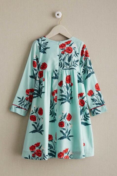 alt2 Lawn Frock Design, Beautiful Frock Design, Frock Designs For Girl, Vintage Kids Fashion, Black Kids Fashion, Frock Designs, Designer Summer Dresses, Kids Winter Fashion, Kids Frocks Design