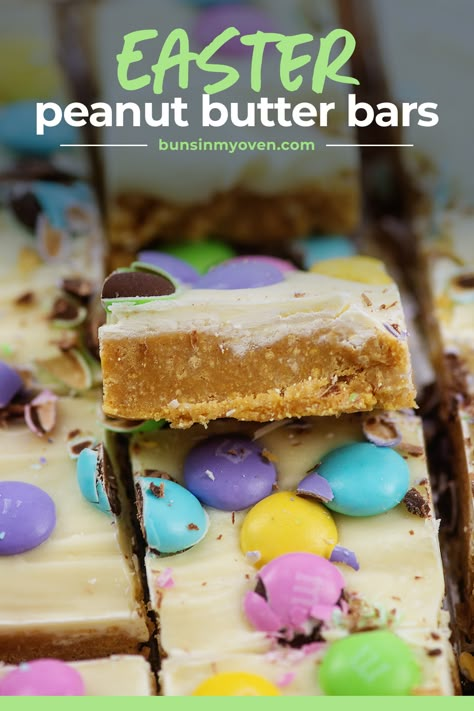 No bake, just 6 ingredients, and no mixer needed! These peanut butter bars make the perfect Easter dessert! Easter Casserole Recipes, No Bake Peanut Butter Bars, Easter Deserts, Marshmallow Brownies, Easy Easter Recipes, Buns In My Oven, Chocolate Recipes Easy, Brownie Bars, Easter Snacks