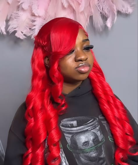 Red Wig With Fishtail Braid, Valentine Wig Hairstyles, Red Lace Front Hairstyles, Red Wig Install Styles, Colored Wigs Hairstyles, Straight Wig Hairstyle, Valentines Day Wig Hairstyles, Red Wig Styles For Black Women, Lace Front Wig Color Ideas