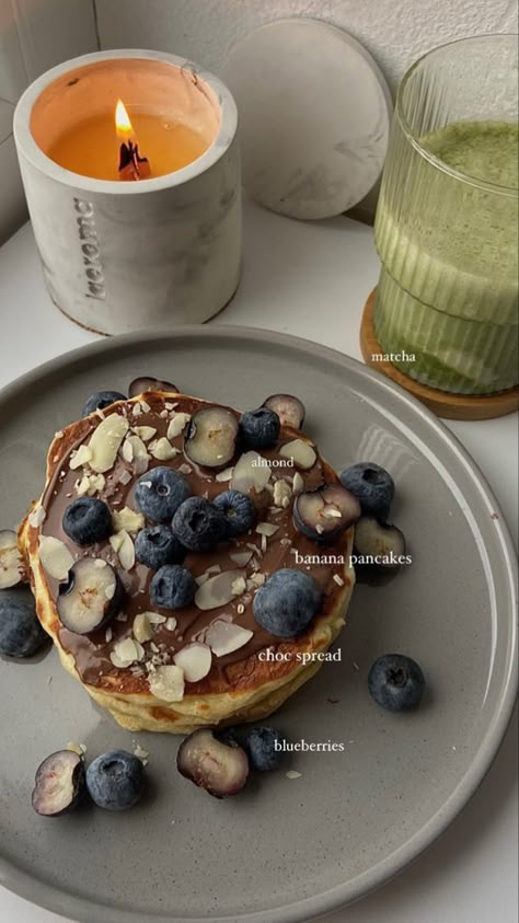 Aesthetic Healthy Breakfast, Food Aestethic, Wellness Girlie, Healthy Banana Oatmeal, Banana Oatmeal Pancakes, Healthy Pancakes, Ambitious Kitchen, Healthy Food Inspiration, Oatmeal Pancakes