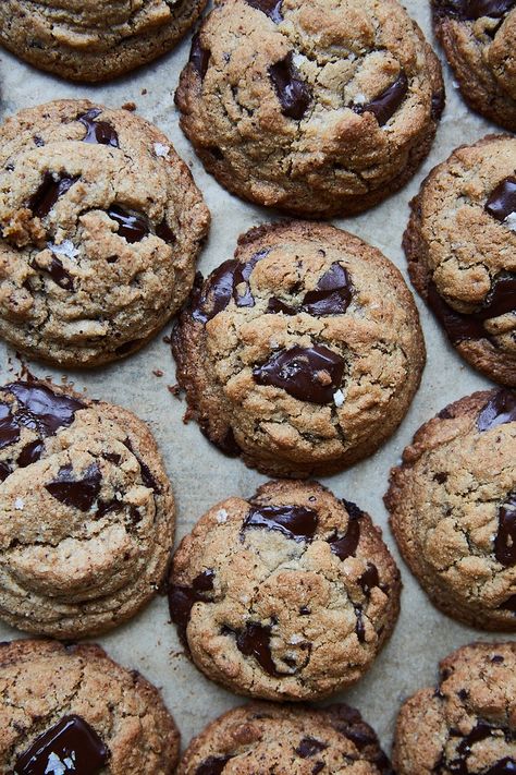 Gluten Free and Vegan Olive Oil Chocolate Chunk Cookies Oil Cookies, Olive Oil Cookies, Chocolate Chunk, Chocolate Chunk Cookies, Vegan Cookies, Healthy Sweets, Gluten Free Baking, Free Desserts, Sweets Treats