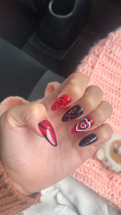 by @natebnails K Pop Nails Design, Stray Kids Inspired Nails, Stray Kids Nails Designs, Red Black And White Nails, Uñas Skz, Stray Kids Nails, Skz Nails, Kids Manicure, Pop Nails