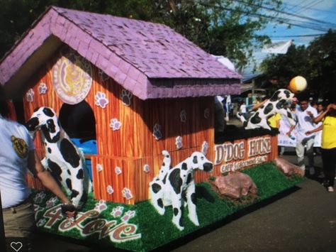 Dog Parade, Parade Float, Christmas Yard, Trunk Or Treat, Year 1, Summer Events, Mans Best Friend, Bird House, The Man