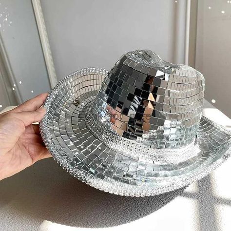 Disco Ball Cowboy Hat, Silver Cowboy Hat, Space Hat, Cowgirl Disco, Disco Cowboy, Cowgirl Era, Cowboy Hats Women, Disco Ball Mirror, Fete Saint Patrick