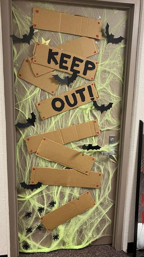 Haloween Decoracion Classroom Door, Door Design For Halloween, Halloween Bedroom Door Decor, Door Design Halloween, Ghost Face Door Decoration, Keep Out Halloween Door, Inside Halloween Decorating Ideas, Dorm Door Decorations Halloween, Mummy Doors For Halloween