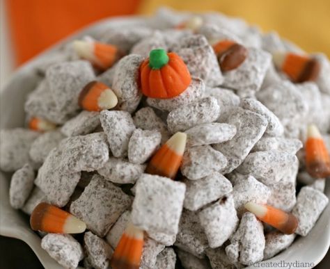 pumpkin pie spice muddy buddy puppy chow mix @createdbydiane Thanksgiving Chex Mix Recipes, Chex Recipes, Muddy Buddies Recipe, Rice Chex, Gluten Free Candy, Chex Cereal, Homemade Pumpkin Spice, Easy Autumn Recipes, Chex Mix Recipes