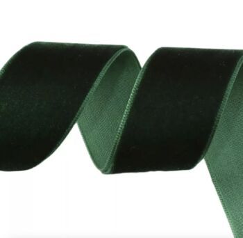 Our luxurious dark green velvet ribbon is perfect for using for your Christmas gift wrapping.Our dark green velvet ribbon adds an elegant twist to gift wrapping. Perfect to use with our black, white and brown wrapping papers. 
CottonnullThe ribbon comes in various widths,
1cm width /1.5cm width (SOLD OUT)
2.5cm width / 3.8cm width (SOLD OUT).
Each roll is a whopping 20m long. Velvet Ribbon Christmas, Green Velvet Ribbon, Dark Green Velvet, Ribbon Christmas, Wrapping Papers, Christmas Gift Wrapping, Velvet Ribbon, Green Velvet, Dark Green