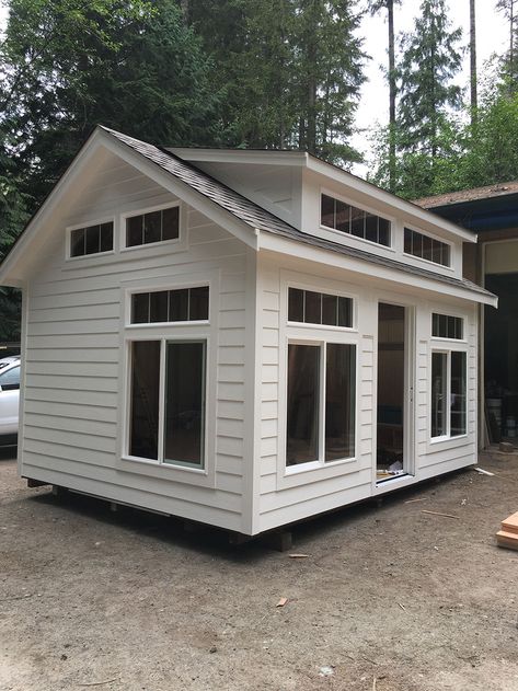 Large Shed Ideas, Guest Room Shed, Storage Building House, Tiny Home Backyard, Guest House Tiny, Big Shed, Guest House Shed, Prefab Shed, Backyard Tiny House