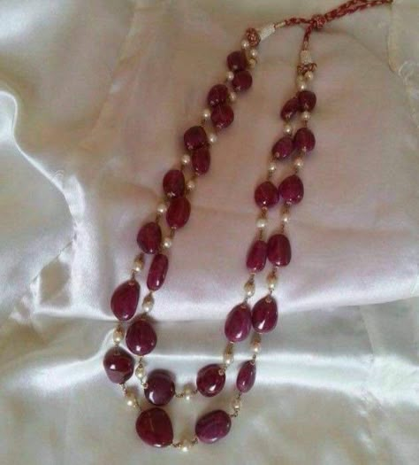 Ruby Beads Jewellery, Ruby Chains, Ruby Jewelry Necklaces, Pearl Chains, Jewelry Hacks, Gold Temple Jewellery, Gold Pearl Jewelry, Beads Collection, Beautiful Pearl Necklace