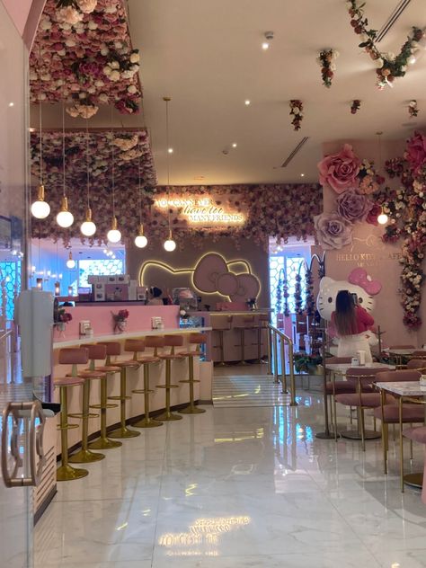 Hello Kitty Cafe Aesthetic, Hello Kitty Gf, Hello Kitty Hotel, Sanrio Cafe, Cafe Hello Kitty, Dream Restaurant, Hello Kitty Girl, Senior Week, Pink Sanrio