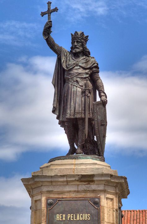 the statue of Pelayo in Gijon, Spain Gijon Spain, Umayyad Caliphate, Important People In History, Christian Military, Medieval King, Spanish People, Bay Of Biscay, Asturian, Places In Spain