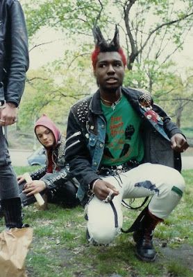 Signs Of Life NYC: Punk Rock vs. Apartheid in South Africa Picnic In Central Park, Punk Subculture, Afro Goth, Punk Boy, 80s Punk, Punk Culture, Punk Rock Outfits, Punk Aesthetic, 70s Outfits