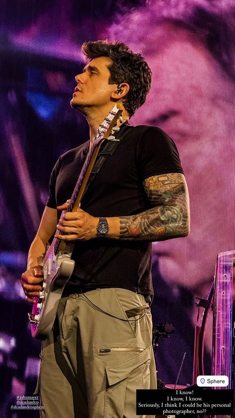 John Mayer Aesthetic, John Mayer Wallpaper, Musician Poses, Men Reference, John Clayton, Guitar Players, New Photo Download, Celeb Crushes, John Mayer