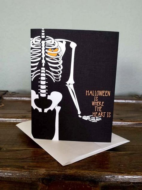 Diy Halloween Skeleton, Diy Skeleton, Carte Halloween, Halloween Cards Handmade, Elegant Halloween, Halloween Greeting Card, Halloween Greetings, Printable Halloween, Halloween Card