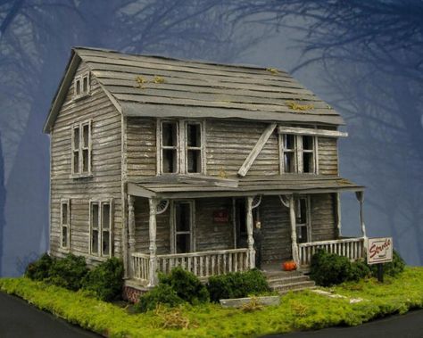 HO Scale for Sale - MODEL TRAIN STRUCTURES Movie Diorama, Michael Myers House, Munsters House, Myers House, Addams Family House, House Diorama, Ho Scale Buildings, Scale Model Building, Real Estate Signs