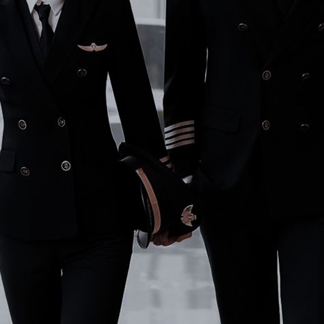 Pilot Couple Goals, Pilot Couple Aesthetic, Pilot Asethic, Woman Pilot Aesthetic, Female Pilot Aesthetic Airplane, Pilot Aesthetic Male, Pilot Woman Aesthetic, Female Pilot Aesthetic, Lady Pilot Aesthetic