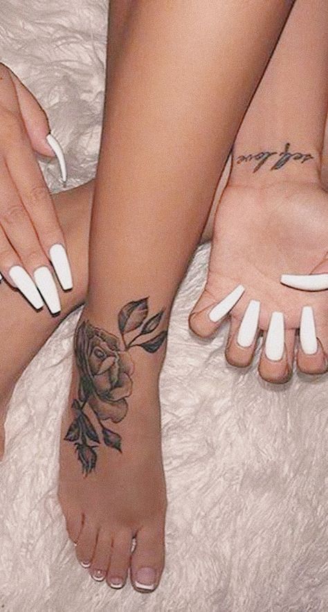 Foot Tattoo Quotes, Cute Foot Tattoos, Small Foot Tattoos, Dragons Tattoo, Tattoos Traditional, Ankle Tattoo Designs, Beautiful Tattoos For Women, Foot Tattoos For Women, Tattoos For Women Flowers