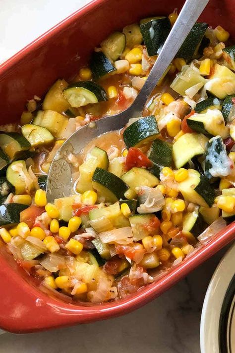 Calabacitas Recipe - Easy Mexican Recipes by LatinasQueComen Cabalacita Recipe, Easy Calabacitas Recipe, Calabacitas Recipe Mexican, Calabacitas Recipe Ground Beef, Easy Vegetarian Mexican Recipes, Chicken Calabaza Recipe, Calabasitas Mexican Recipe, Calabacitas Recipe Chicken, Calabasas Recipe Mexican