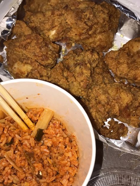 Been craving for korean chicken and kimchi fried rice!🤩🫶🏻 #korean #kimchi #chicken #food Fried Rice Plating, Fried Rice Korean, Rice Plating, Chicken Kimchi, Rice Korean, Kimchi Chicken, Rice And Chicken, Korean Kimchi, Korean Chicken