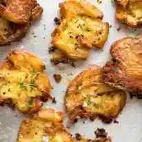 The best, buttery, golden, ultra crispy smashed potatoes you will ever have! recipetineats.com Super Bowl Snack Recipes, Smashed Sweet Potatoes, Smashed Potatoes Recipe, Crispy Smashed Potatoes, Cafe Delites, Recipetin Eats, Recipe Tin, Potato Sides, Superbowl Snacks