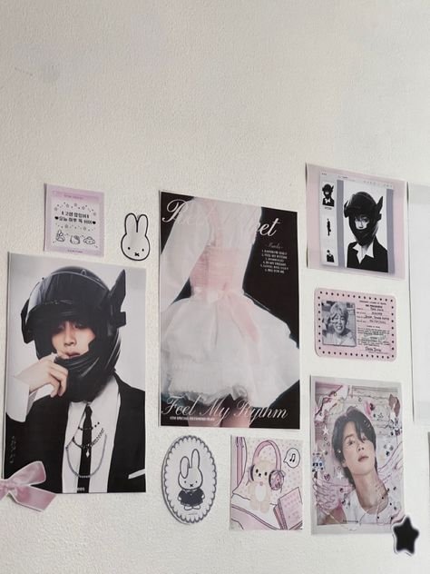 Wall Poster Decor Ideas, Poster In Room Ideas, Black White Pink Room, Wall Kpop Decor, Kpop Wall Inspiration, Coquette Kpop Poster, Black Coquette Room, Kpop Wall Collage Ideas, Pink Kpop Room Aesthetic