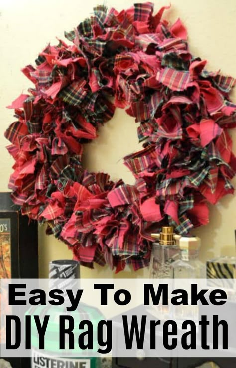 Diy Rag Wreath, Rag Wreath Tutorial, Diy Plaid, Diy Christmas Wreaths Ideas, Christmas Wreaths Ideas, Holiday Wreaths Diy, Plaid Christmas Decor, Door Diy, Christmas Wreaths Diy Easy