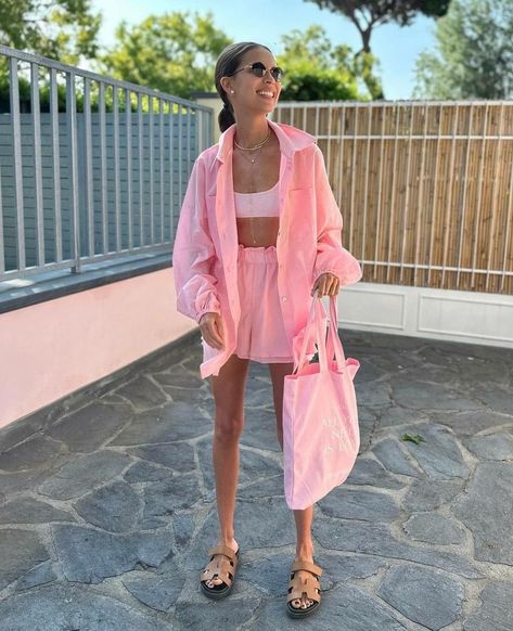 Pink Oversized Shirt Outfit, Pink Set Outfit, Pink Sandals Outfit, Pink Monochrome Outfit, Pink Shorts Outfit, Pink Oversized Shirt, Pink Shopping Bag, Pink Vacation, Oversized Shirt Outfit