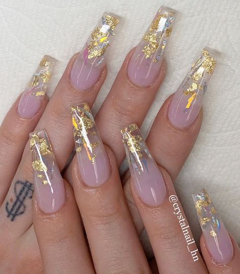 💕💎CRYSTAL💎💕 on Instagram: “Gold flake lovers ��⚡️⚡️⚡️ #nail #nailsofinstagram #nailpro #vietnails #acrylicnails #coffinnails #3dnailart #ombrenails #naildesign…” Gold Nails Prom, Nails With Gold Flakes, Gold Gel Nails, Nails With Gold, Gold Acrylic Nails, Natural Nail Art, Gold Nail Designs, Nails Gold, Ombre Acrylic Nails