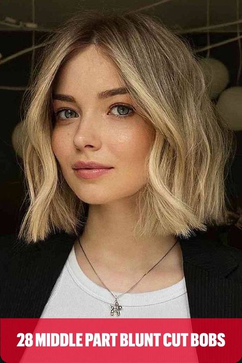 Lived-In Blonde Bob Blonde Bob Hairstyles, Hair Secrets, Penteado Cabelo Curto, Blonde Bobs, Middle Part, Short Blonde Hair, Long Bob, Medium Length Hair Cuts, Short Hair Cuts For Women