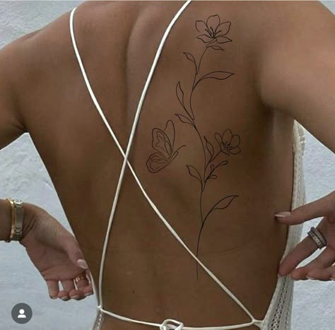 Back Tattoos For Women, Flower Tattoo Back, Petite Tattoos, Tasteful Tattoos, Inspiration Tattoo, Spine Tattoos For Women, Tattoos Geometric, Tattoo Ideas Female, Classy Tattoos