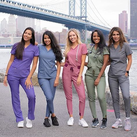 Cute Nursing Scrubs, Nurse Outfit Scrubs, Medical Scrubs Fashion, Healthcare Uniforms, Medical Scrubs Outfit, Stylish Scrubs, Nurse Aesthetic, Doctor Outfit, Cute Scrubs