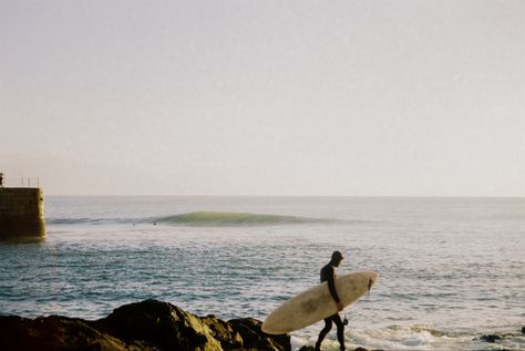 Surf Film Aesthetic, Surf Film Photography, Film Beach Aesthetic, Surf Editorial, Surfing Aesthetic, Shot Film, Surf Aesthetic, England Aesthetic, Water Surfing