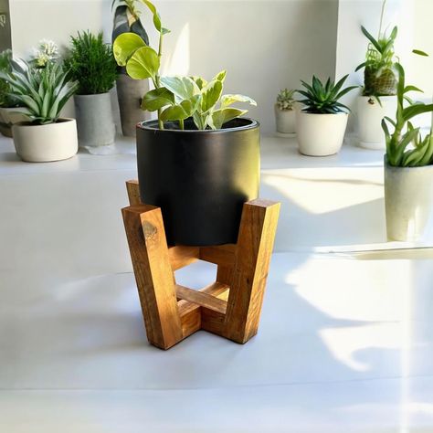 Mini wood plant stand #plantstandsforsale Wood Plant Stand Indoor, Yellow Cedar, Cedar Furniture, Support Pour Plante, Wooden Plant Stands, Support Plante, Reclaimed Wood Projects, Wood Plant Stand, Plant Stand Indoor