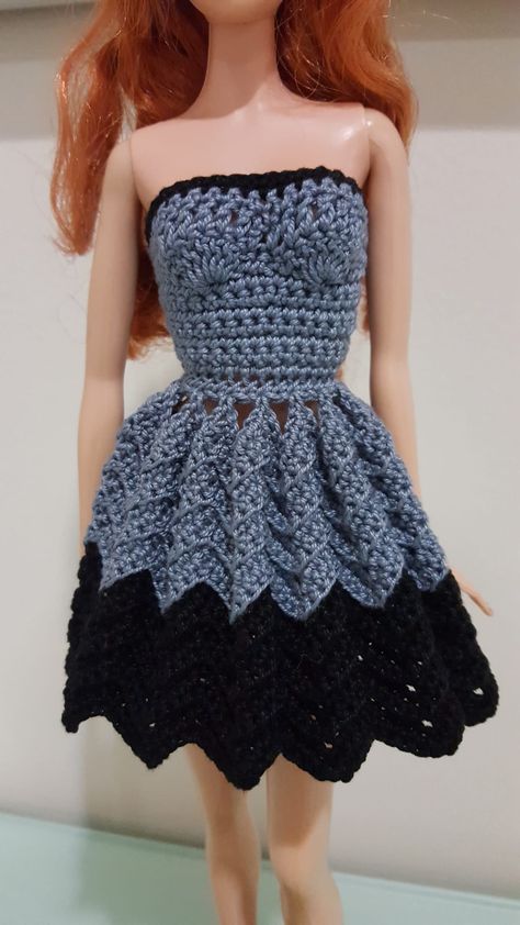 Barbie Crochet Gown, Crocheted Accessories, Barbie Items, Crochet Barbie Patterns, Crochet Doll Clothes Free Pattern, Barbie Dress Pattern, Crochet Barbie, Barbie Doll Clothing Patterns, Knitting Dolls Clothes