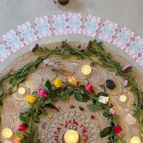 Womens Circle Altar, Women’s Circles, Women Circle Ideas, Women’s Circle, Womans Circle, Womens Circles, Yoga Circle, Altar Inspiration, Womens Circle