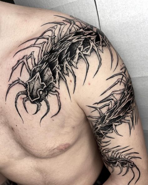 Sieebs Tattoos (@sieebs) | Instagram profile The Rumbling Tattoo, Centipede Sleeve Tattoo, Tattoo Ideas Centipede, Spider Tattoo Sleeve, Arm Tattoo Wrap Around, Chest Arm Tattoo Men, Centapeid Tattoo Design, Kaneki Centipede Tattoo, Symbiote Tattoo