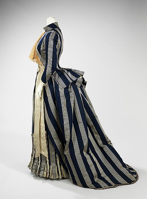 Dress, Walking  House of Worth  (French, 1858–1956)    Designer:      Charles Frederick Worth (French (born England), Bourne 1825–1895 Paris)  Date:      ca. 1885 Officiant Dress, Bustle Fashion, 1910 Dress, Cloth Reference, 1880 Fashion, Charles Frederick Worth, House Of Worth, Walking Dress, 1880s Fashion