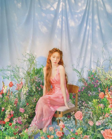 Pre Debut Photoshoot, Korean Photoshoot, Debut Photoshoot, Fairy Photoshoot, Wow Photo, Spring Photoshoot, Flower Photoshoot, Concept Photography, Kim Taeyeon